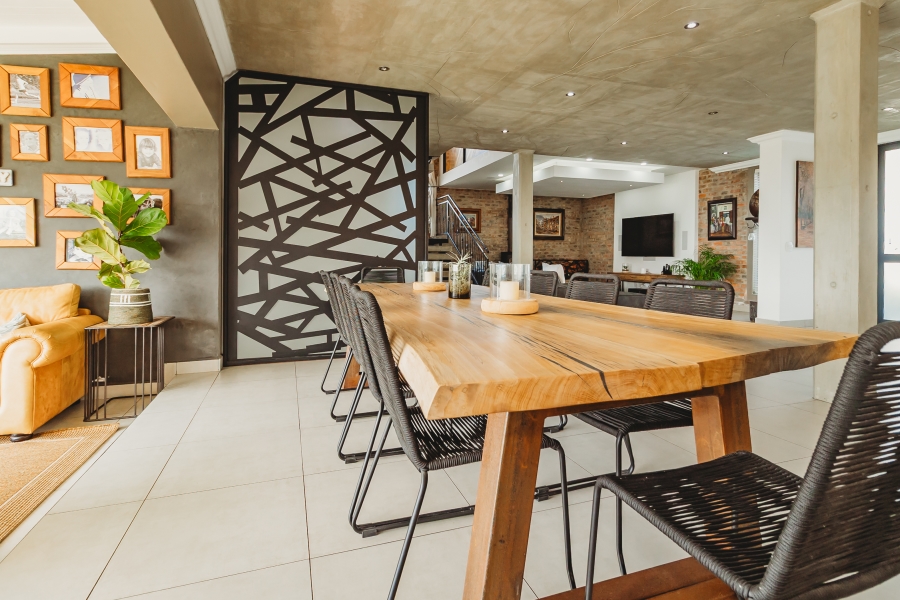 5 Bedroom Property for Sale in Kraaibosch Country Estate Western Cape